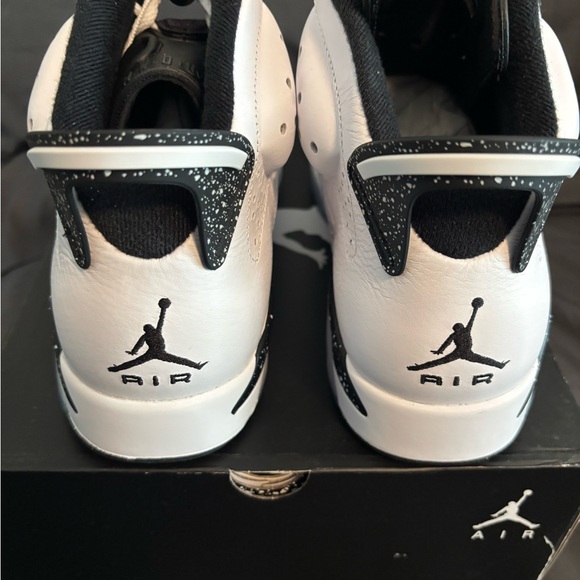 Jordan 6’s Reverse - Picture 3 of 5